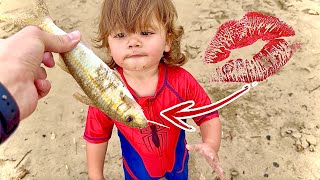 Kissing a Dead Fish!!