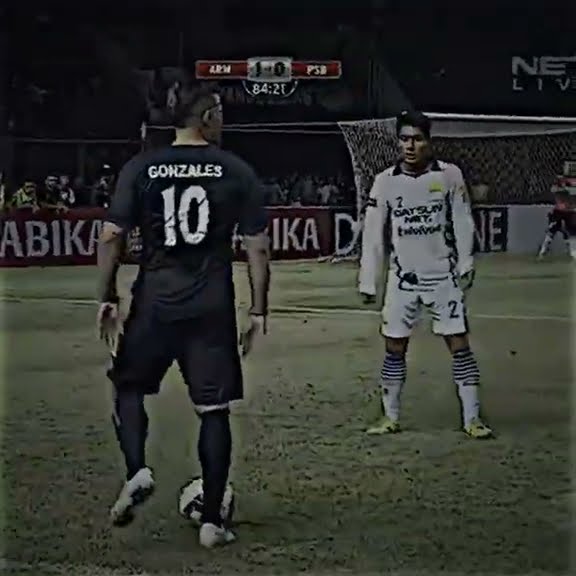 Robot pada masanya🤖  #gonzales #purwakayudhi #arema #persib #torabikabhayangkaracup #football