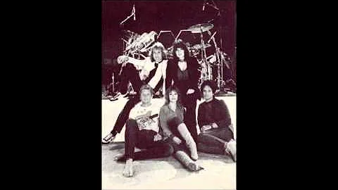 Heart - 01 Sleep Alone (live)