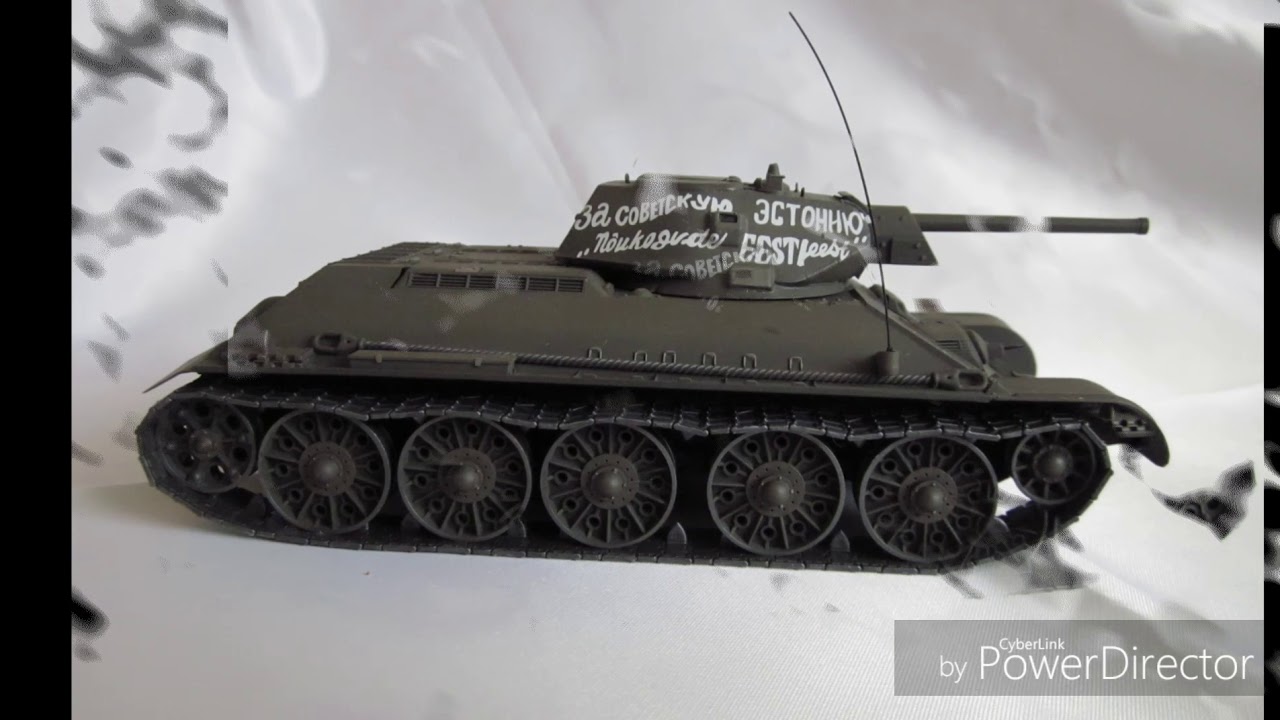 Собранная модель танка Т-34/76 обр. 1942 года.