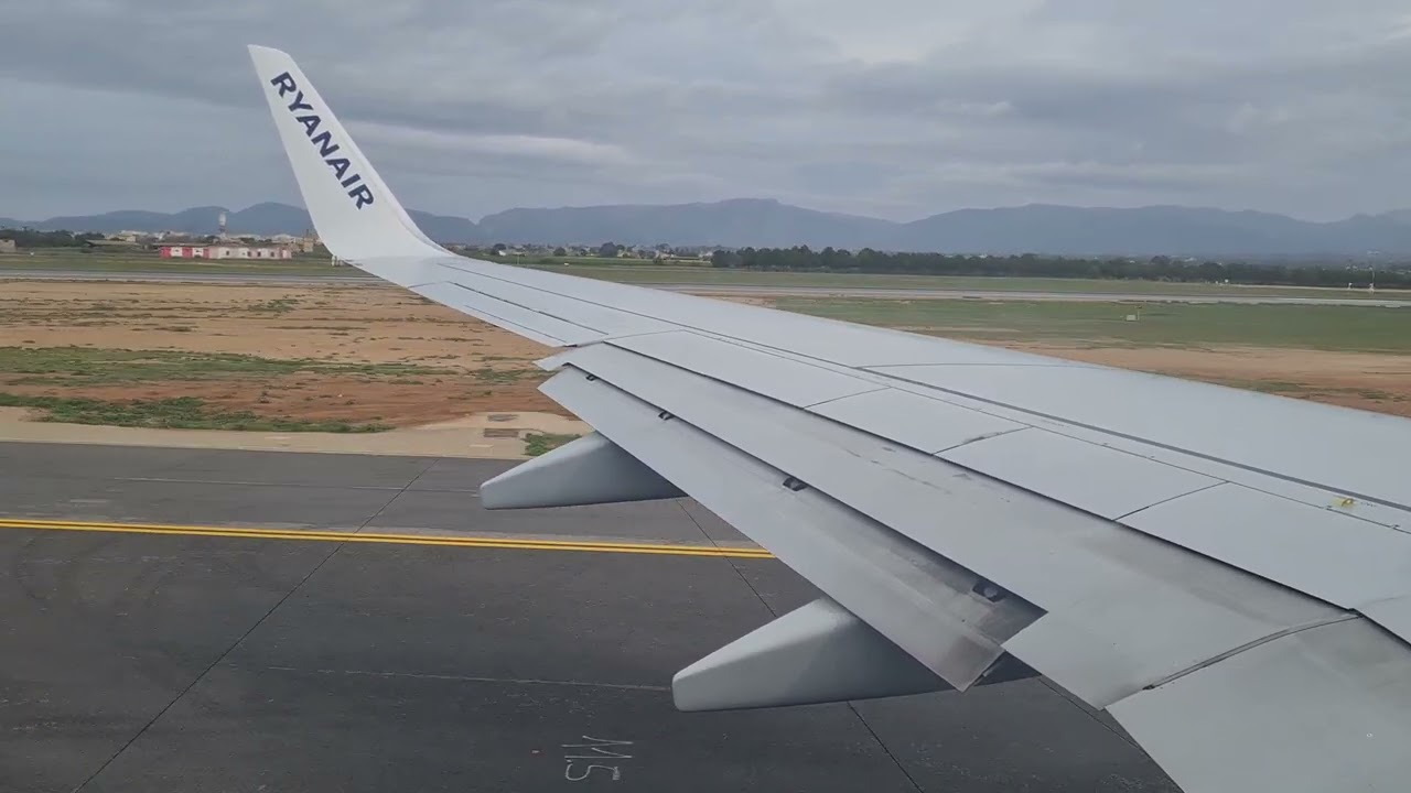 Ryanair 9H-QBC TakeOff at Palma de Mallorca (LEPA) Runway 24R