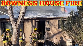 **EARLY ARRIVAL** Calgary Firefighters Battling A Working House Fire In Bowness | CFD