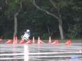 Policías japoneses haciendo las prácticas de moto