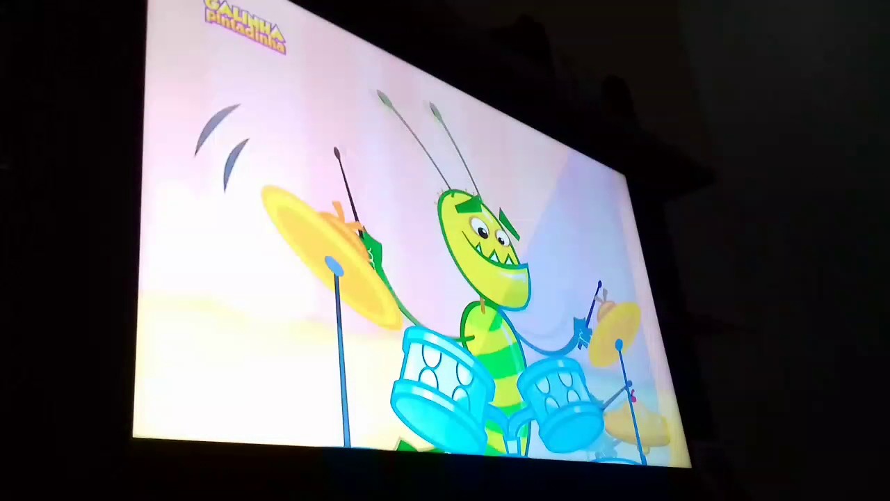 GALINHA PINTADINHA EM A BARATA DIZ QUE TEM