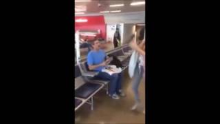 Petista Lindberg Farias é humilhado em aeroporto. Curta nossa págin...
