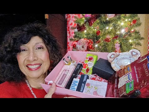 ASMR 🎀 Unboxing Holiday Gift from @MaddieMakeupASMR 💌