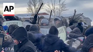 Hundreds protest in Russia over activist's being arrested