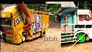 Miniatur truck 'hasil lombok, madura asyik, dan rebecca my black pulang sehabis bongkar muatan