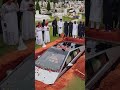 اللي يعيش ياما يشوف حطوا نعشه جوه عربية تسلا سايبر ونزلوه لمثواه الأخير اللي يعيش ياما يشوف حطوا نعشه جوه عربية تسلا سايبر ونزلوه لمثواه الأخير
