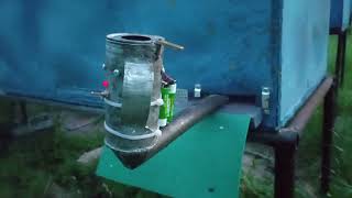 видео: Вечерняя обработка пчел от клеща картинка: Вечерняя обработка пчел от клеща