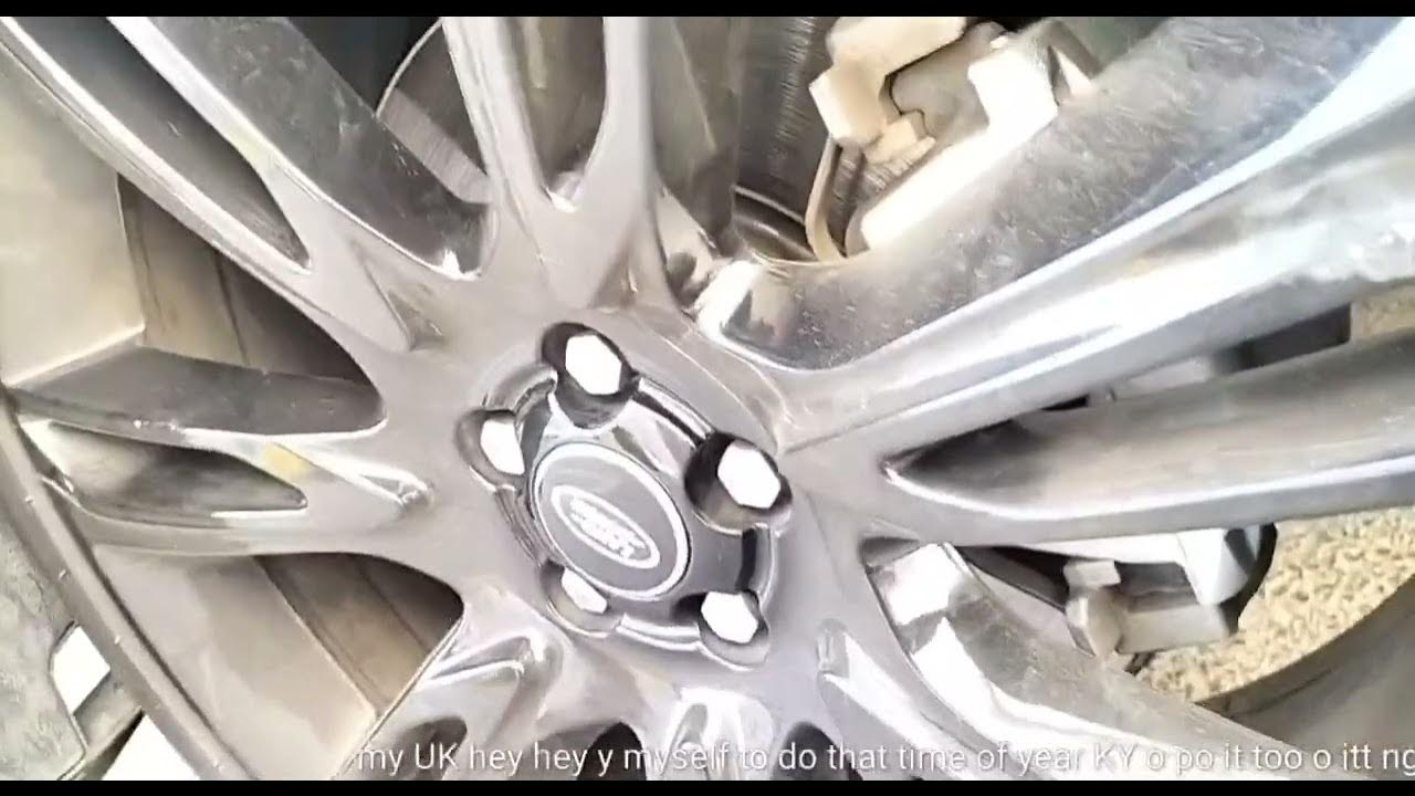 Clicking Noise Sign of Bad Wheel Hub Bearing Range Rover Velar 2021