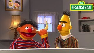 Banaan in je oor - Bert & Ernie - Sesamstraat