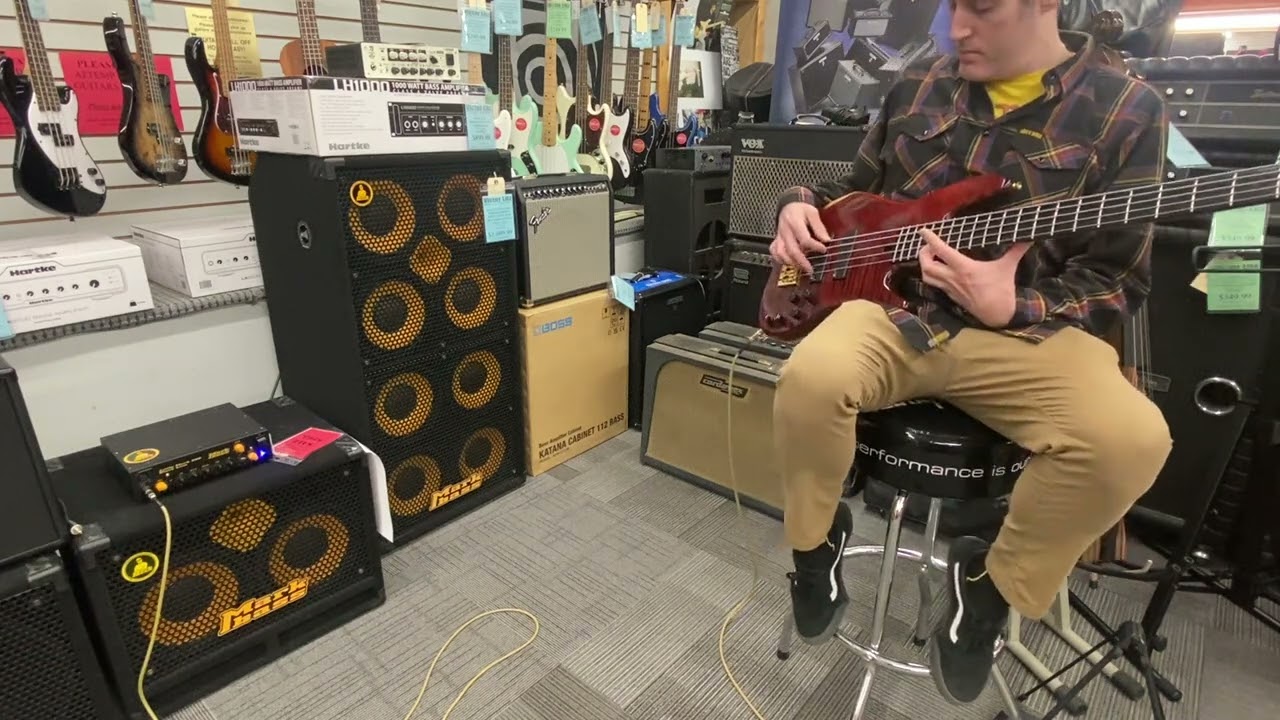 Felton Alpha Custom 5-String Bass demo @victorlitzmusiccenter 