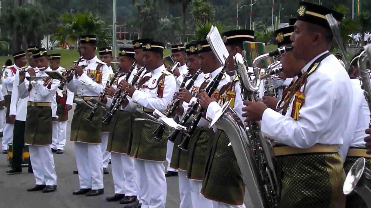 Pancaragam Angkatan Tentera Malaysia 2010 - YouTube