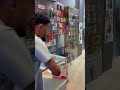 لقيت محل موبايلات فاضي ج2
