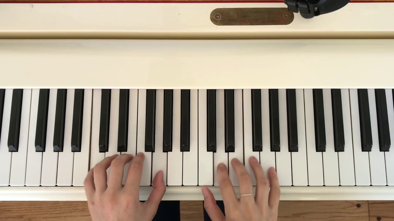 Jingle Bells p.30 (Alfred AllInOne Course Level 1) [Beginner Piano] YouTube