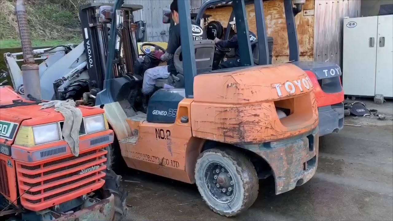 Preparation for container loading - YouTube