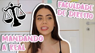 COMO QUE É A FACULDADE DE DIREITO.