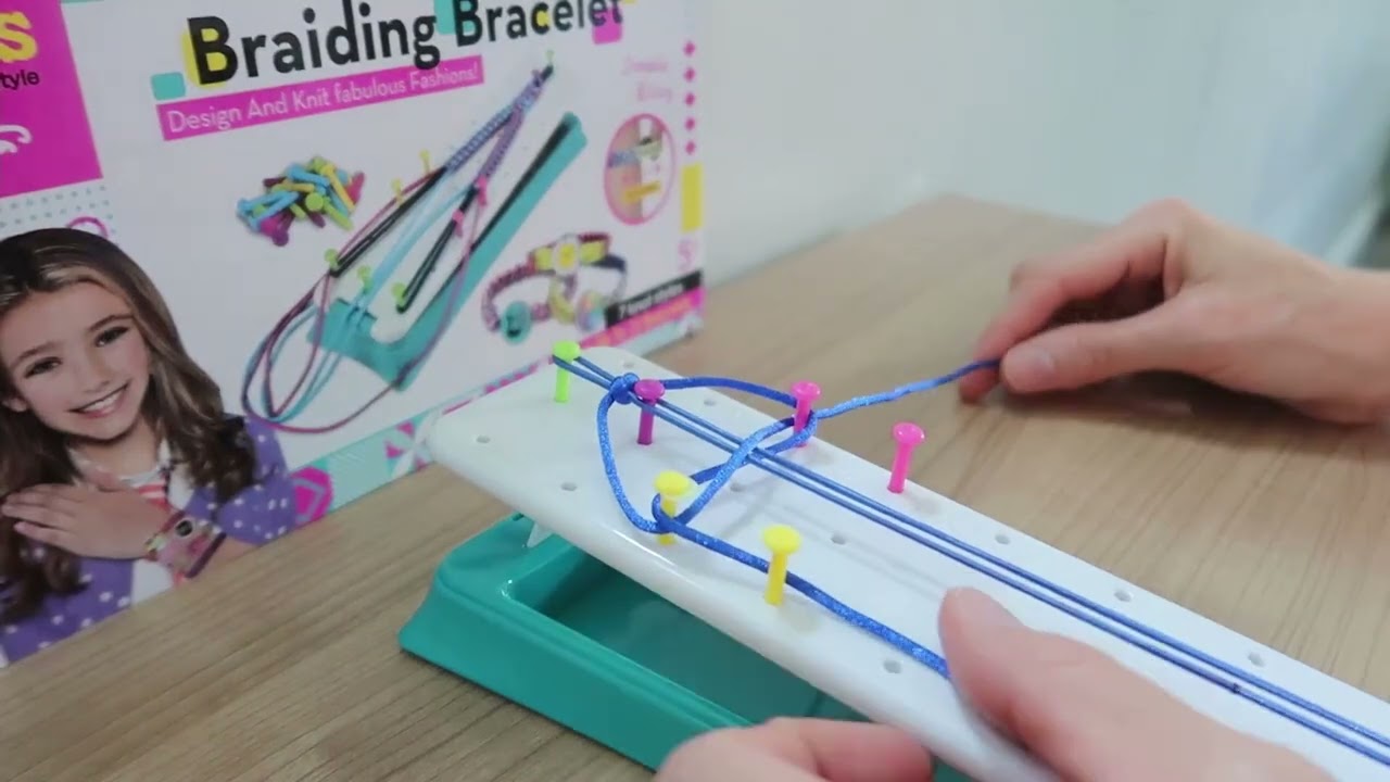 Whimsy and Mommy unbox a Friendship Bracelet Making Kit! 