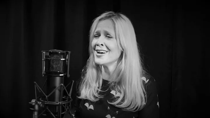 The Black & White Sessions : Suzanne Waters : "A C...