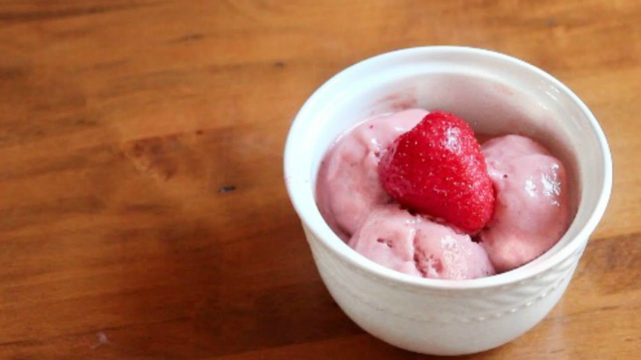 Strawberry Banana Ice Cream | 4 ingredients