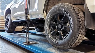 видео: Новые силовые пороги РИФ на TLC Prado 150: обзор и установка картинка: Новые силовые пороги РИФ на TLC Prado 150: обзор и установка