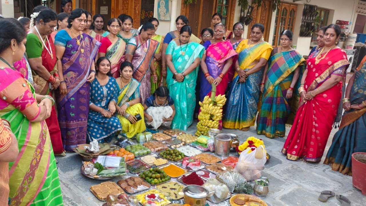 Eluru Jatara Padamara Veedhi UPPU VARI STREET SARI 7-1-2026