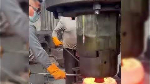 Make in china Bearing production part 2: Flattening the forged piece #process #machine #forging