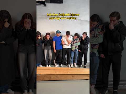 TELEFONUNU BIRAKMAYAN O KİŞİ 📱#shorts #comedy #mizah #eğlence #viralvideo  #emreuzunboy