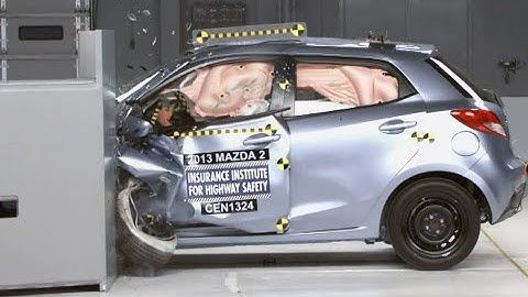 2013 Mazda 2 driver-side small overlap crash test (extended footage)