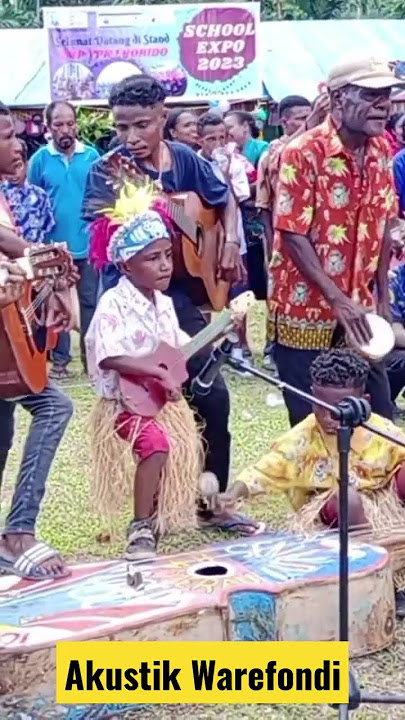 Group Akustik Dari Kampung Warefondi, Supiori Selatan Kab. Supiori Papua . Indonesia 2023