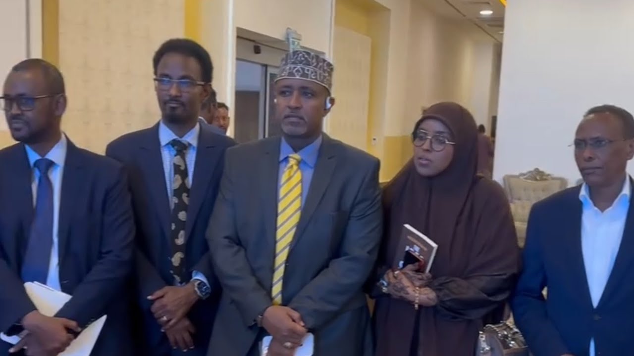 Deg Deg: Xildhibaanadii Muqdisho ku xirnaa oo Garoowe safar ugu baxay Maanta