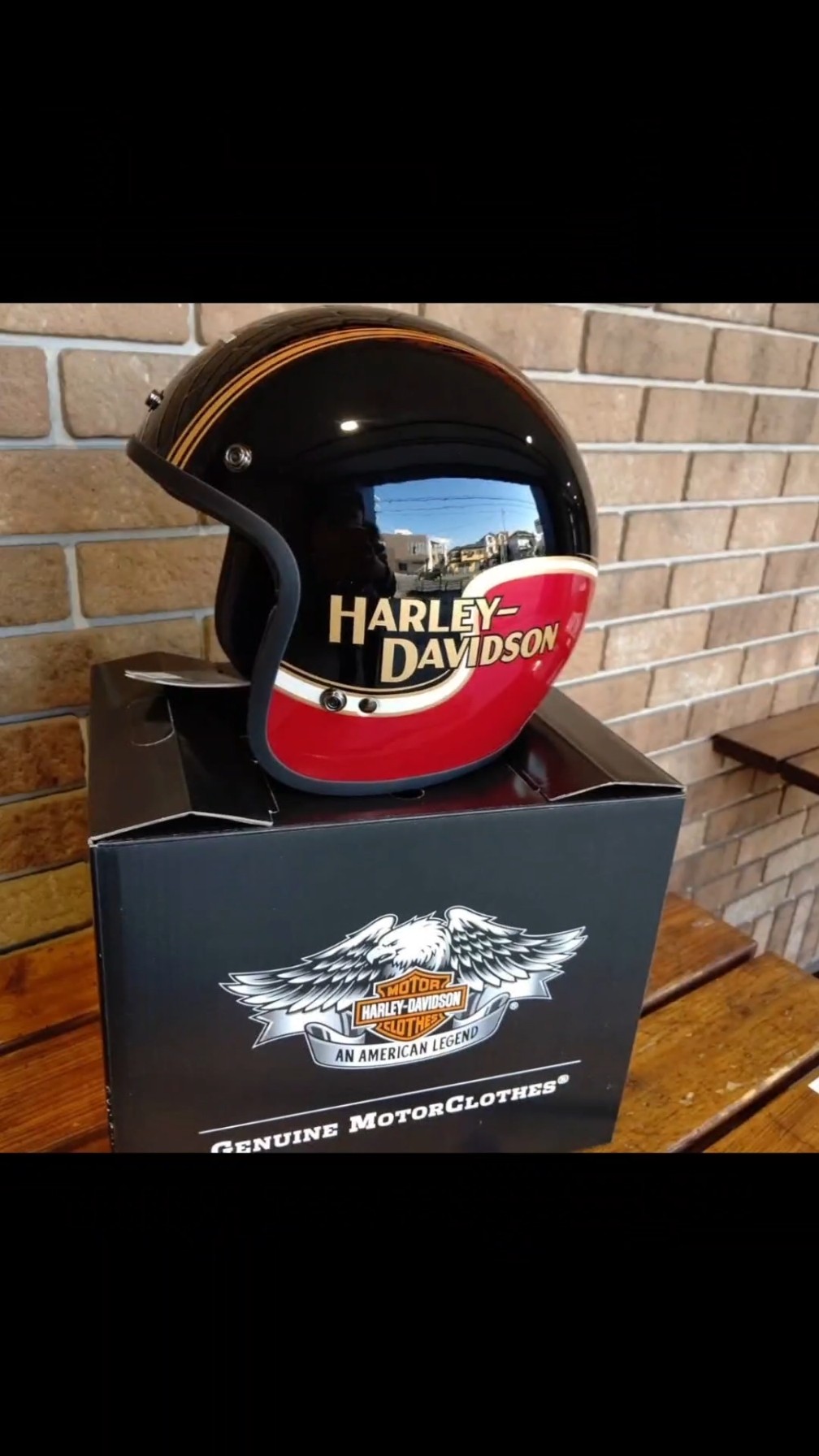 世界のアライ】魔裟斗さん愛用ヘルメット【川越店にあり】 - YouTube