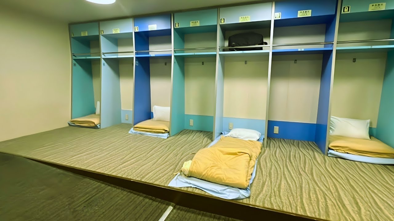 Ночной паром в ЯПОНИИ 🇯🇵 | Осака → Фукуока | Самый дешёвый класс | Сон на полу