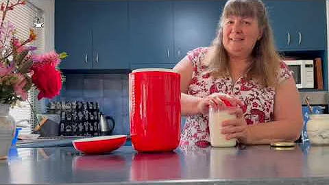 Homemade greek yoghurt just 2 ingredients!