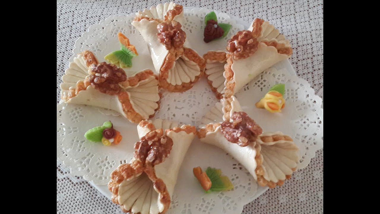 Gateau Traditionnel Algerien M Chekla Aux Noix Algerian Traditional Pastry M Chekla With Walnut Youtube