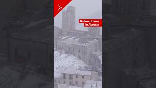 Bufera di neve a Castel del Monte. Residente: "Sembra Natale"