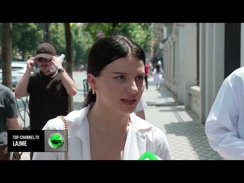 Video: A jetojnë studentët e diplomuar në kampus?