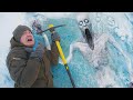 氷の下に閉じ込められた危険なモンスターを発見!