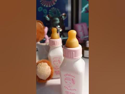 Moschino loves her milk #moschino #perfume - YouTube