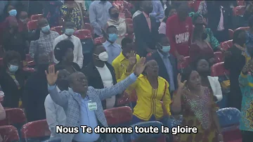 Moment d'adoration avec Frère Alex Milan, Frère Emmanuel MUSONGO et les papas de la Borne Lushi