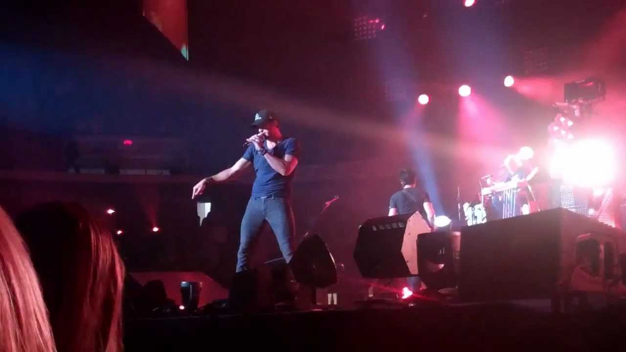 Luke Bryan I Don't Want This Night To End Front Row Huntsville