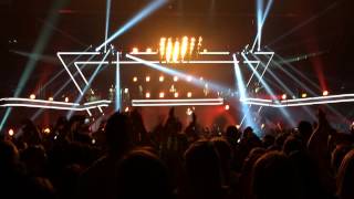 M. Pokora - On danse & final - REDTour - Lille - 18 avril 2015