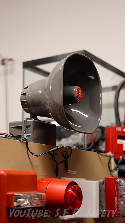 Crazy Loud Siren! | Federal Signal SelecTone Speaker