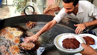Mardan Chapli Kakab On wood fire 🔥 | chapli kebab making Street food Pakistan