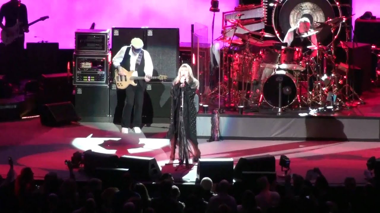 Fleetwood Mac - Stand Back (Chicago 2009)