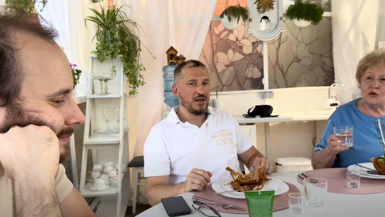 209. Дома у моих родителей, отмечаем день рождения Ильи.