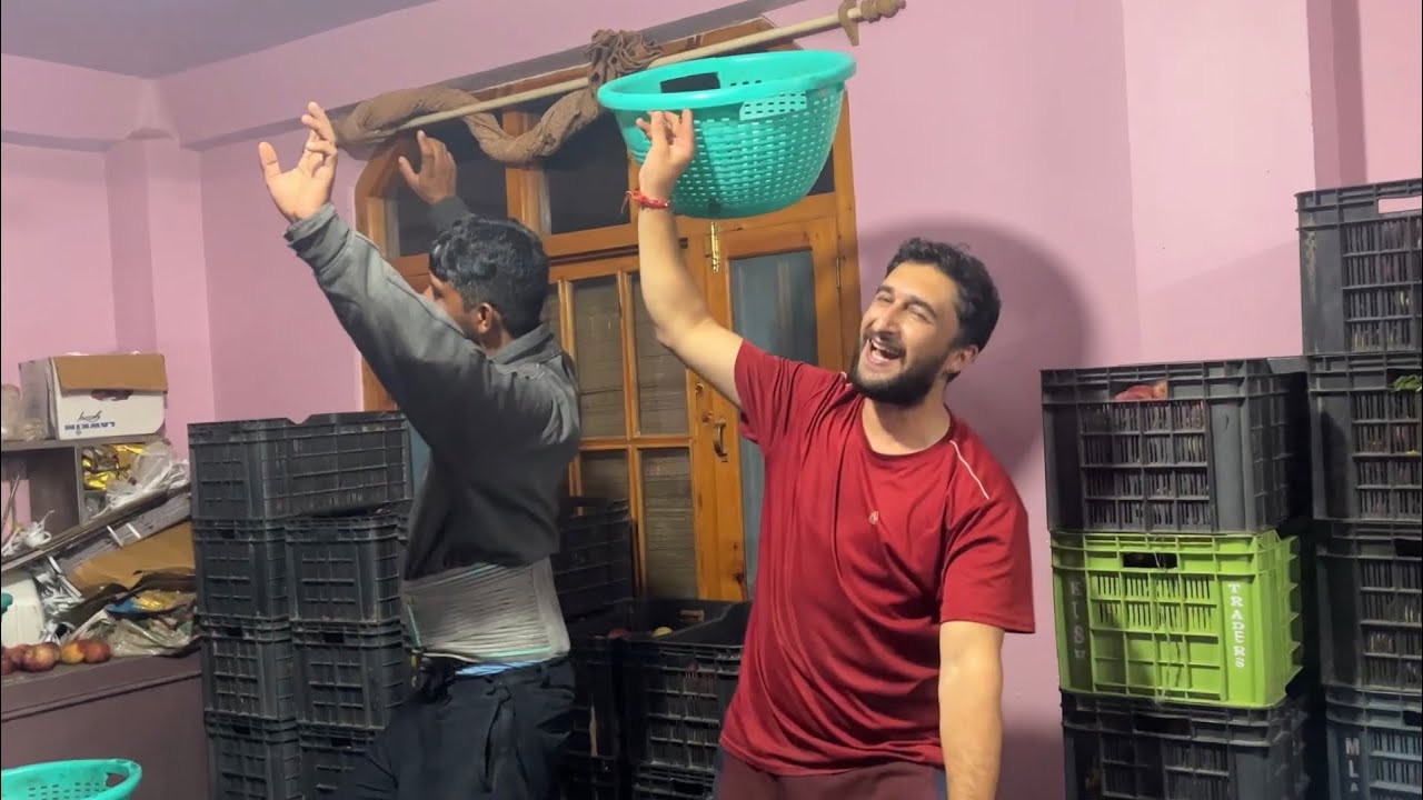 ये लगी नाटी सेब के गोदाम में😂❤️