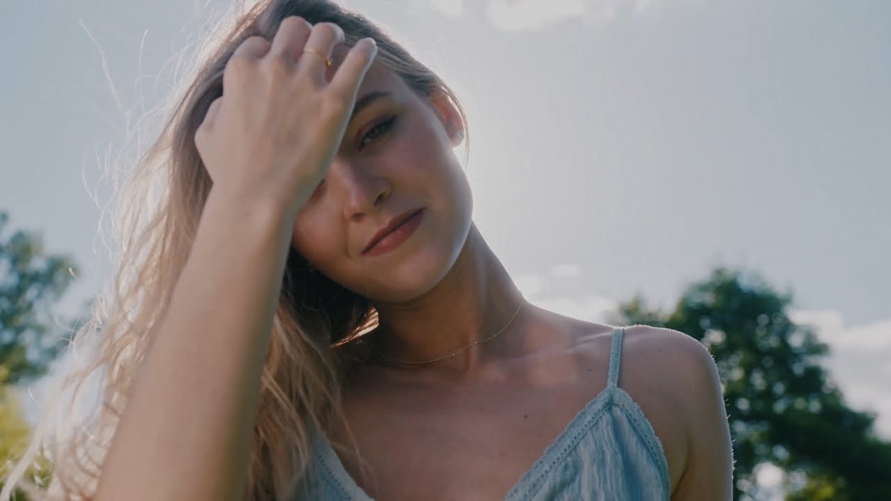 Quien se va © Aplyricss