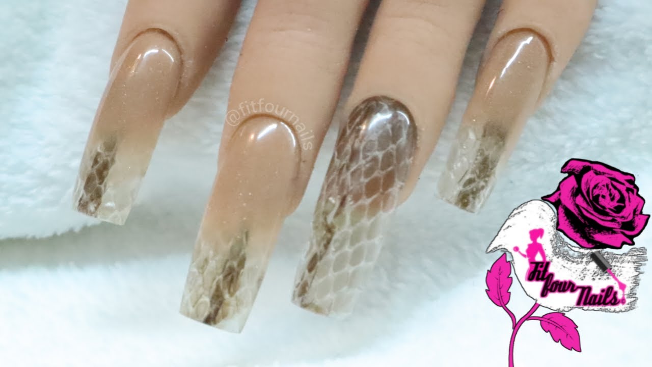 Acrylic Nails Vs. Gel Nails: What's the Difference